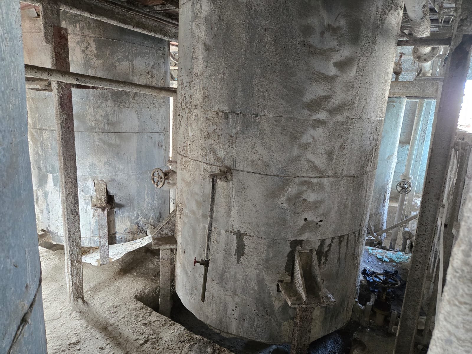 ECIL liquid sodium silicate process vessels